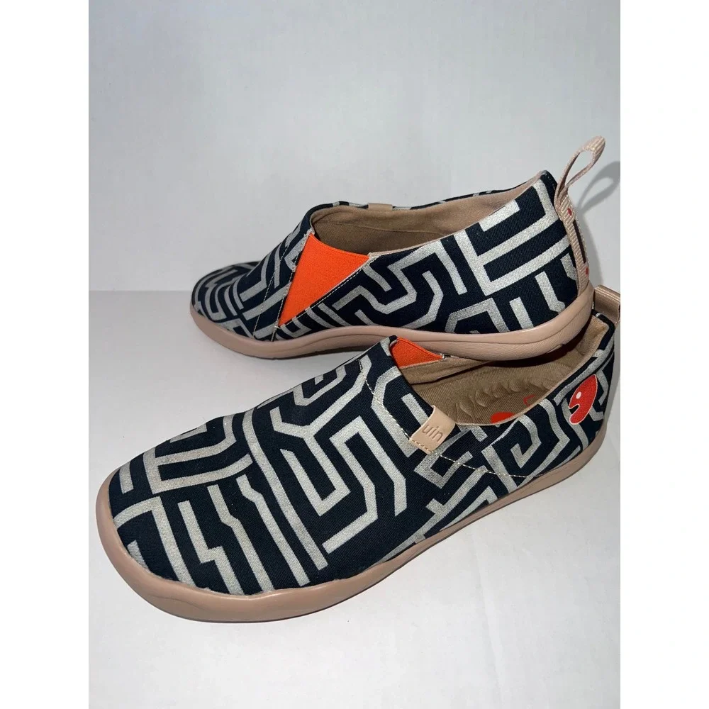 UIN Mens Maze Pattern Canvas Slip On Travel Shoes Black White M1109277 Size 9